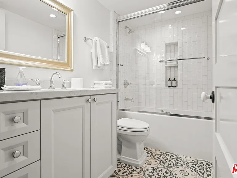 832 Las Lomas Ave — Photo 26