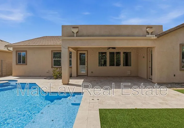 1142 E Bajor St — Photo 45