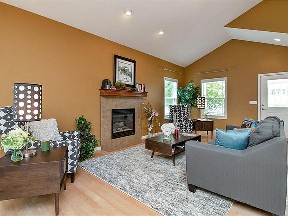 3rd image of 14530 Alpine Dr