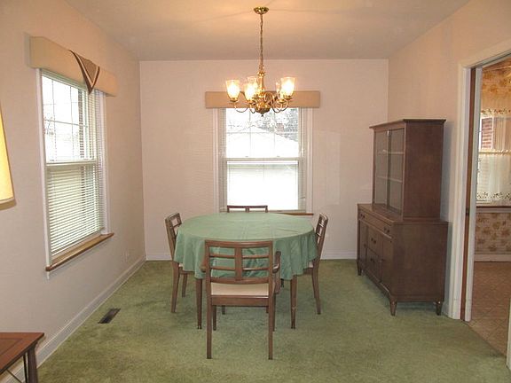 5th image of 10332 Milford St
