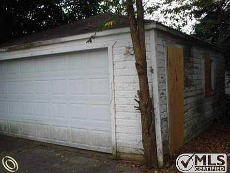 4-Garage.JPG