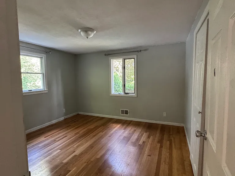 109 Larchmont Rd — Photo 18