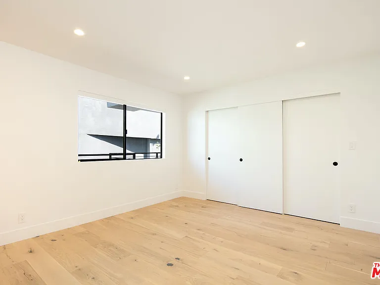 2811 3rd St #8 — Photo 6