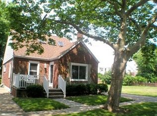 67 Mineola Ave, Point Lookout, NY 11569