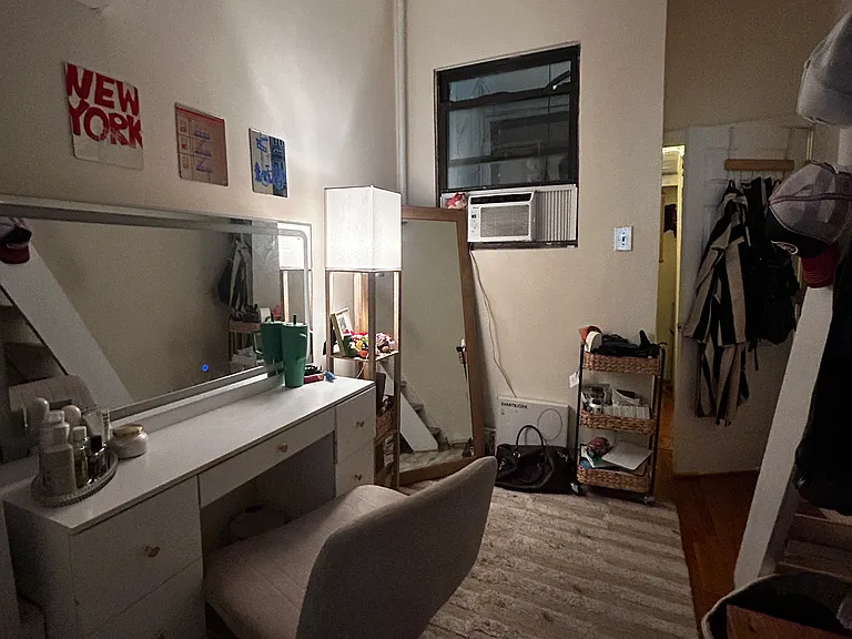419 W 44th St #2W — Photo 8