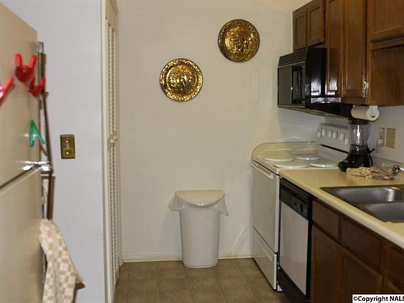 2nd image of 5141 Seven Pine Cir