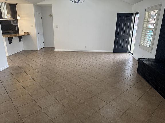 4th image of 403 Crenshaw Dr