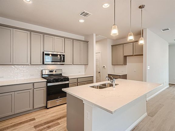 Fresh, clean up-to-date kitchen