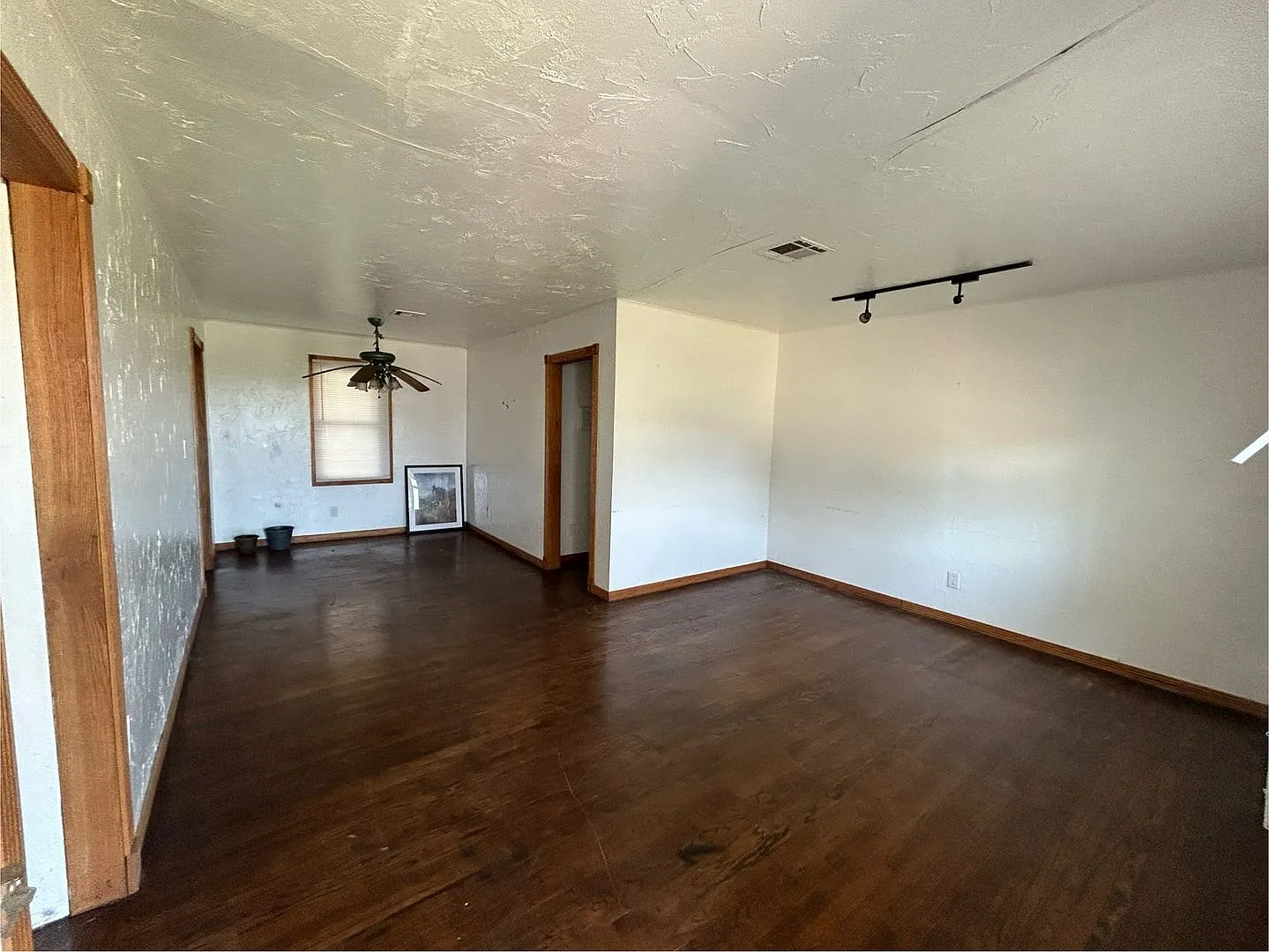 2Bed 1Bath Northside Home! — Photo 2