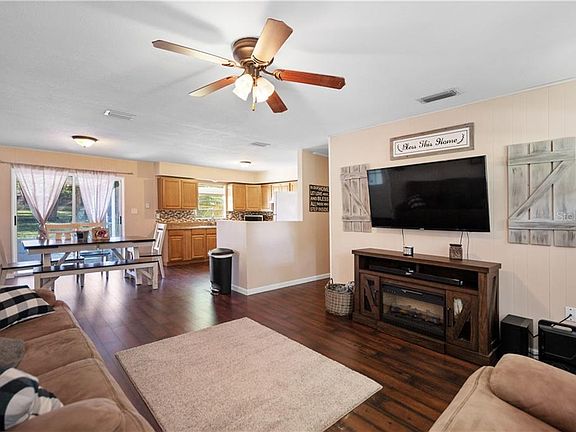 2nd image of 7231 Pinedale Dr