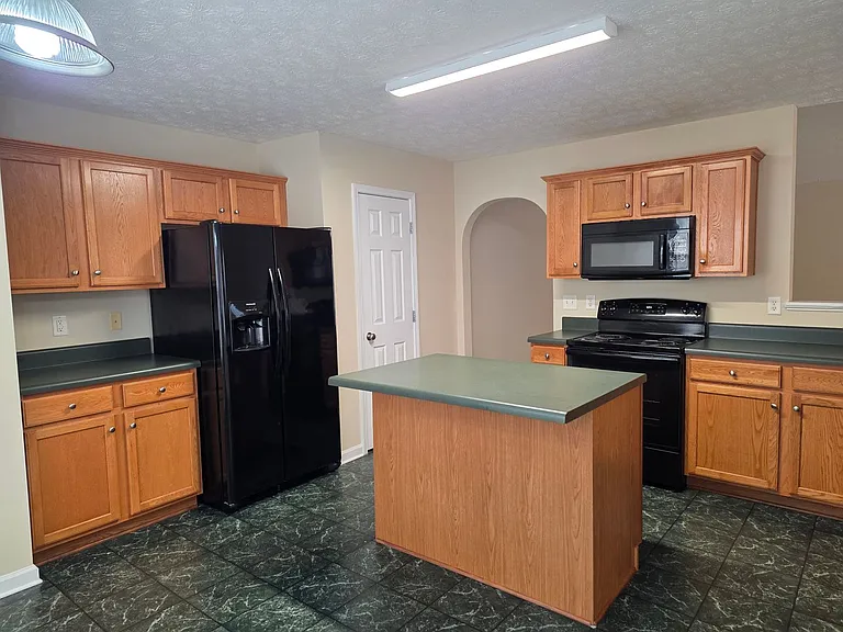 233 Overlook Dr — Photo 6