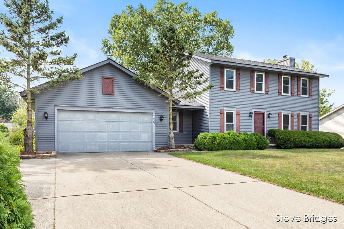 7439 Pheasant Run Dr photo 1
