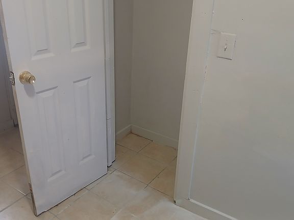 One room.whit closet