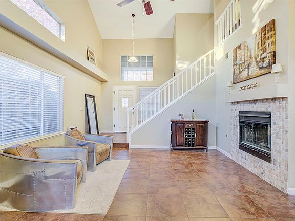5th image of 1338 Champagne Cir