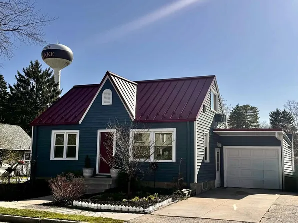 210 Academy Street, Fox Lake, WI 53933