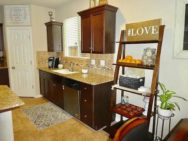 693 Kaweah Ave — Photo 14