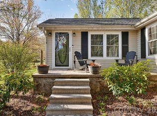 112 Gibbs St, Hendersonville, NC 28739