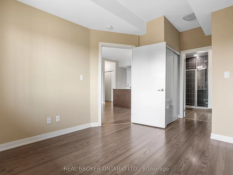 3560 Saint Clair Ave E #323 — Photo 23