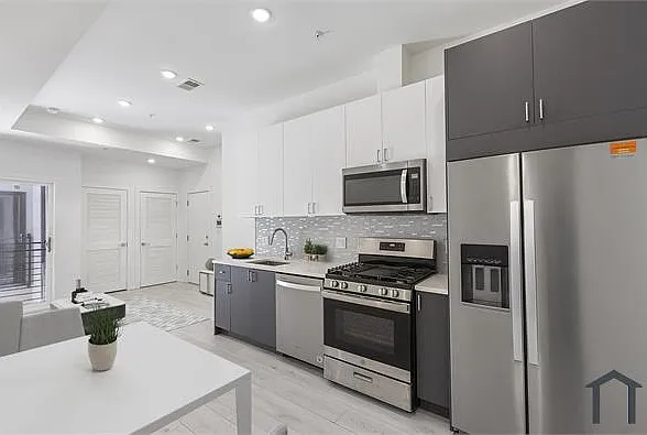 1202 Longfellow St NW #9 — Photo 15