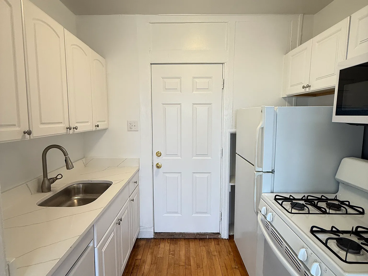 1 bed, $1,695 — Photo 2