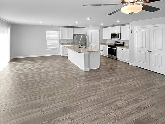 4th image of 2319 Alberto Dr