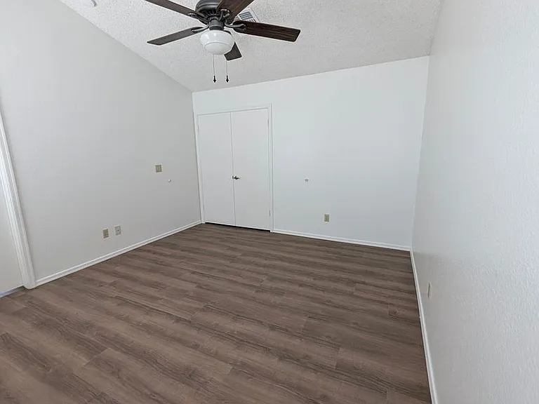 3644 W Elgin St — Photo 13