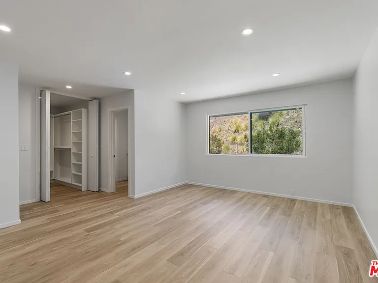3062 Arrowhead Dr — Photo 18