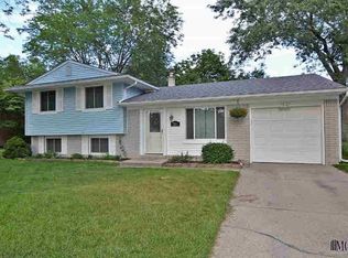 7204 Brookside Dr, Lambertville, MI 48144