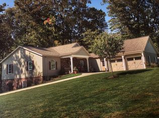 7852 E Moreland Rd, Fredericksburg, OH 44627