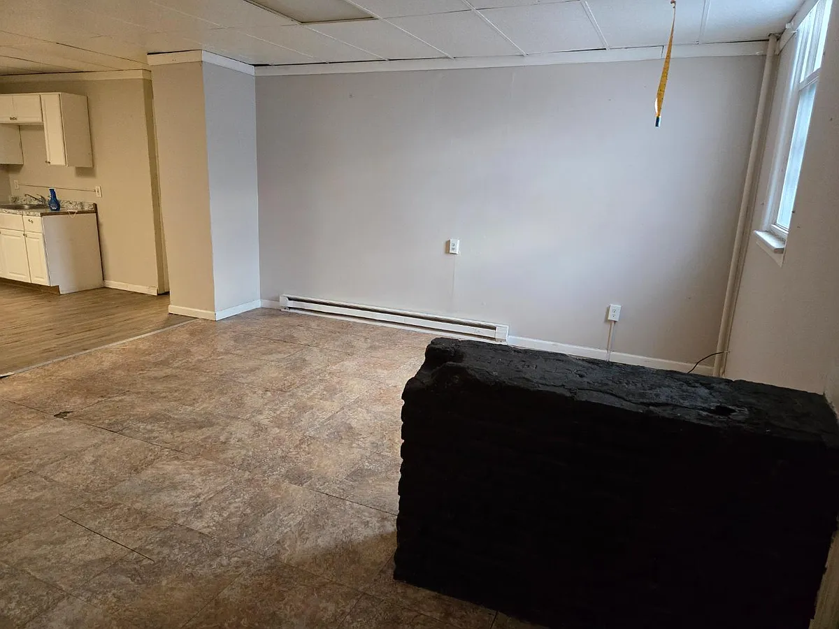 Unit Photo - 300 William St #300