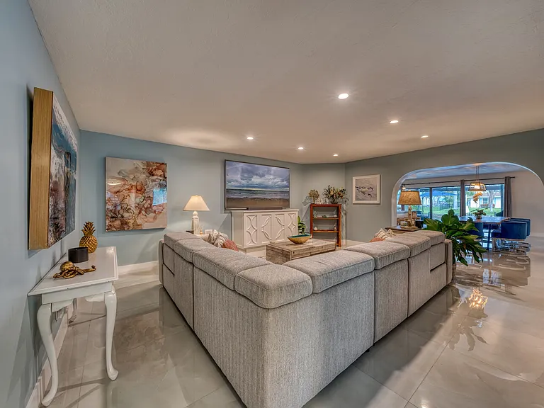 SE 1st Pl — Photo 19