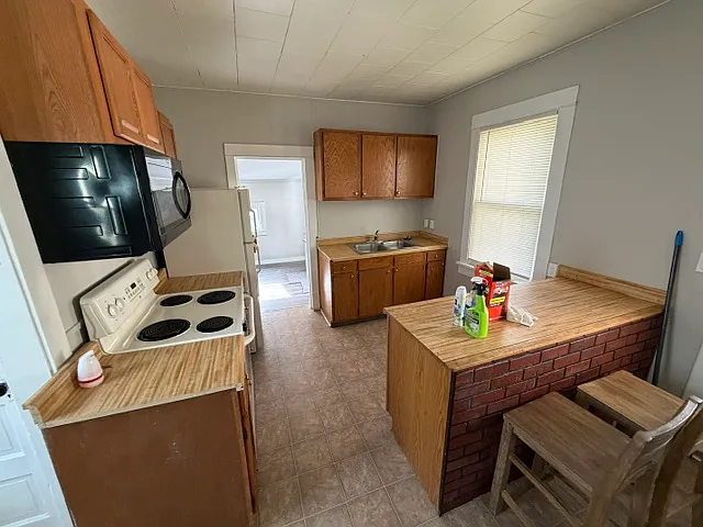 127 N Randolph St — Photo 10