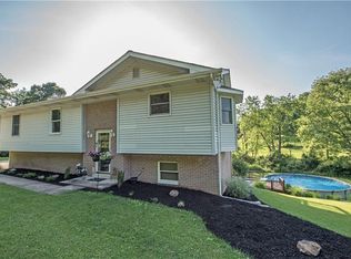 1089 Dry Dam Rd, Jeannette, PA 15644