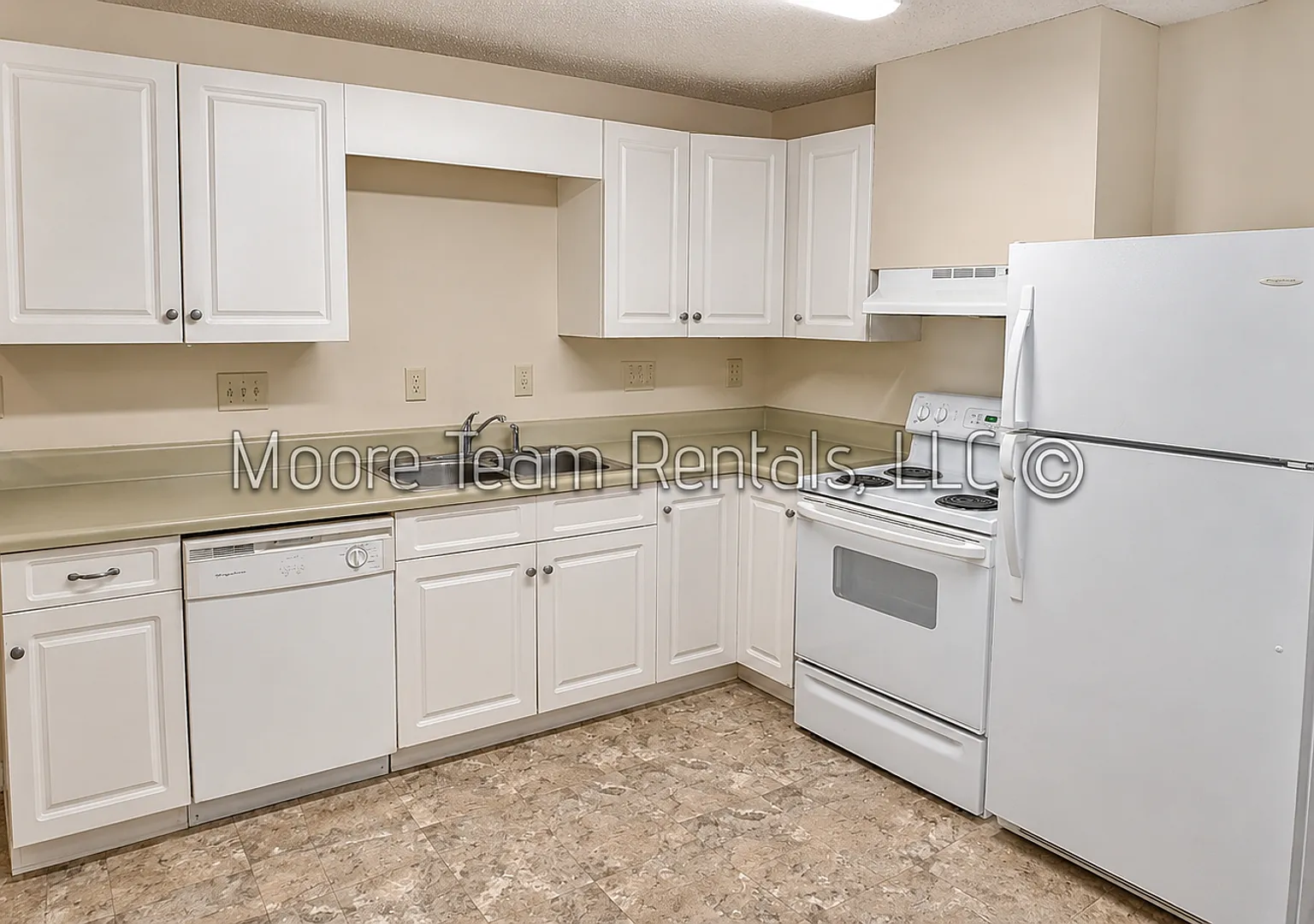 Edgewood Ave 618 — Photo 2