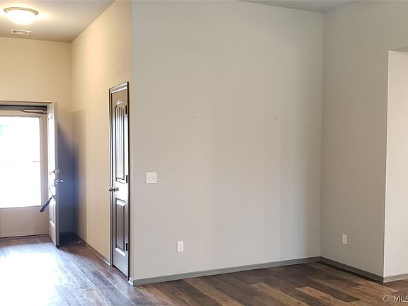 2nd image of 14216 Quince St