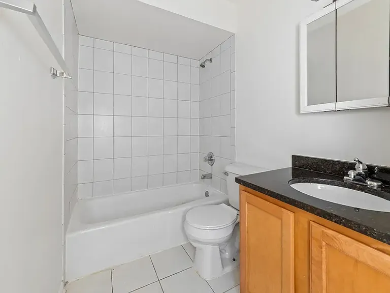 112 Surrey Dr — Photo 11