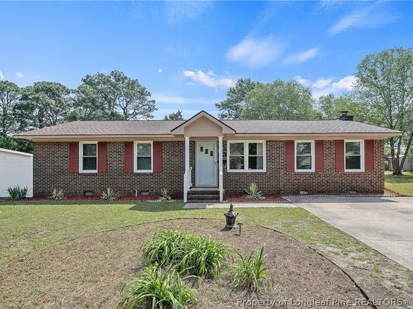 1945 Wayne Ln, Fayetteville, NC 28304