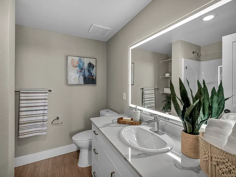 2-Bed 2-Bath - Bathroom