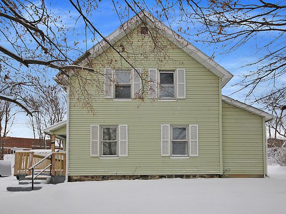 2nd image of 4049 W River Dr NE