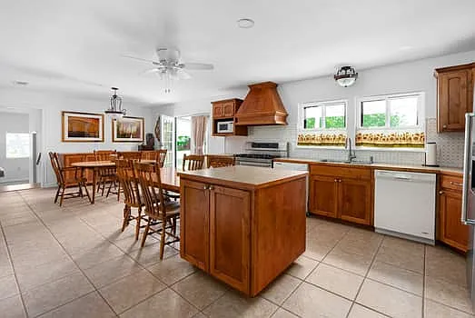 Kitchen hallway to French doors