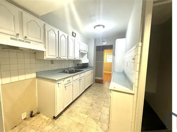 10329 Galloway Dr, Saint Louis, MO 63137