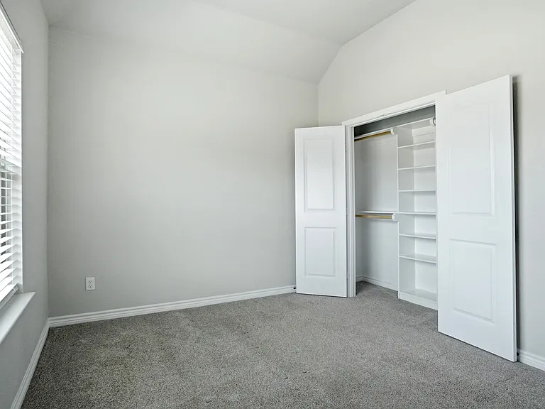 113 Wiley St — Photo 2