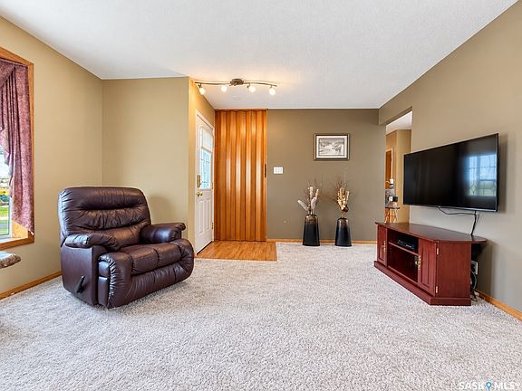 5th image of 511 Central Avenue S