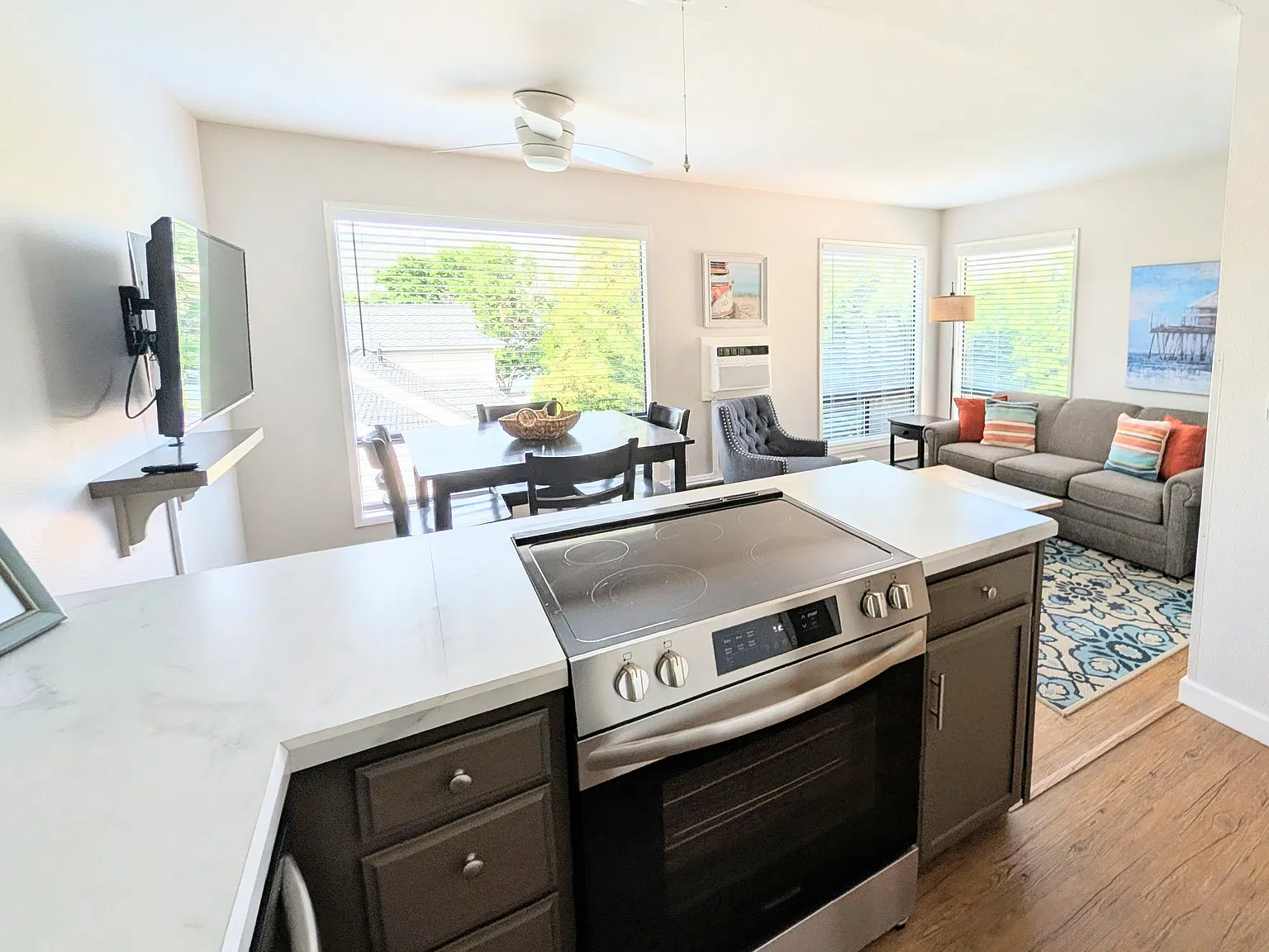 104 N East Center St — Photo 1