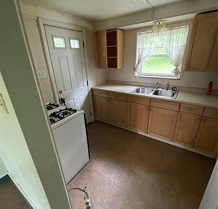 3rd image of 104 Gardenia Dr