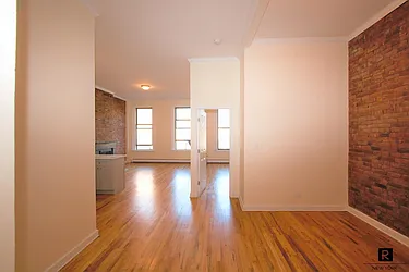 Rented by R New York