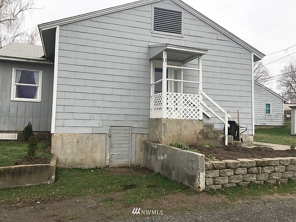 2nd image of 204 SE 12th Street