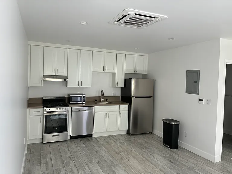 1638 N Hollywood Way #104 — Photo 1