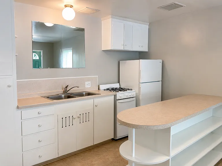 1121 & 1129 Magnolia Ave — Photo 10