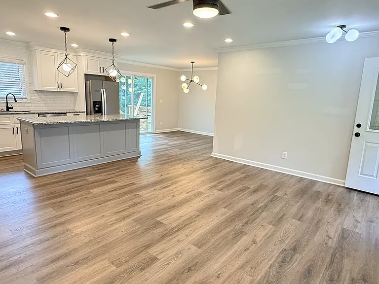 117 Carol Dr — Photo 3